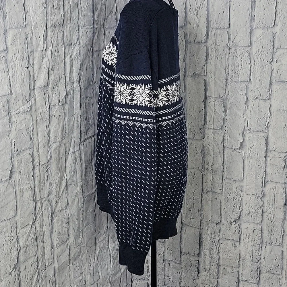 J. CREW Snowflake Holiday Sweater‎ XL